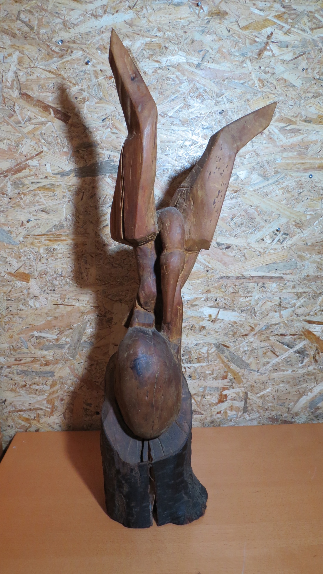 pasare pe ou sculptură - arte vizuale și accesorii  - sculptură - statuie lemn - Artynos.ro