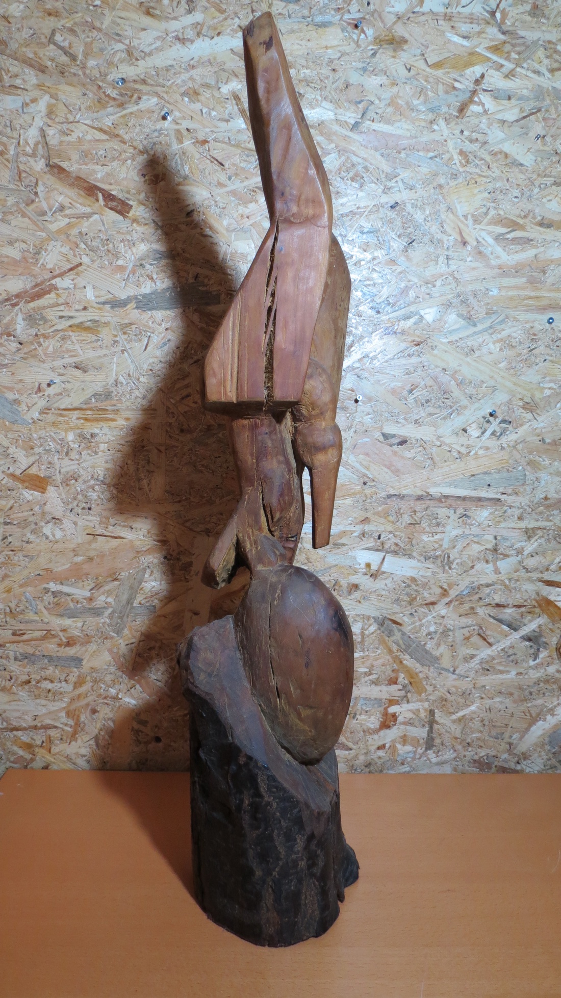 pasare pe ou sculptură - arte vizuale și accesorii  - sculptură - statuie lemn - Artynos.ro