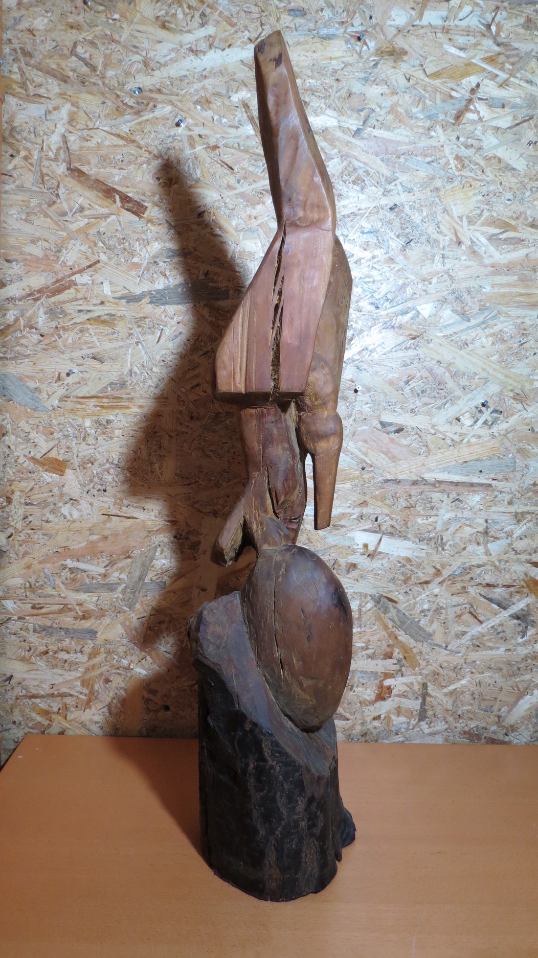 pasare pe ou sculptură - arte vizuale și accesorii  - sculptură - statuie lemn - Artynos.ro