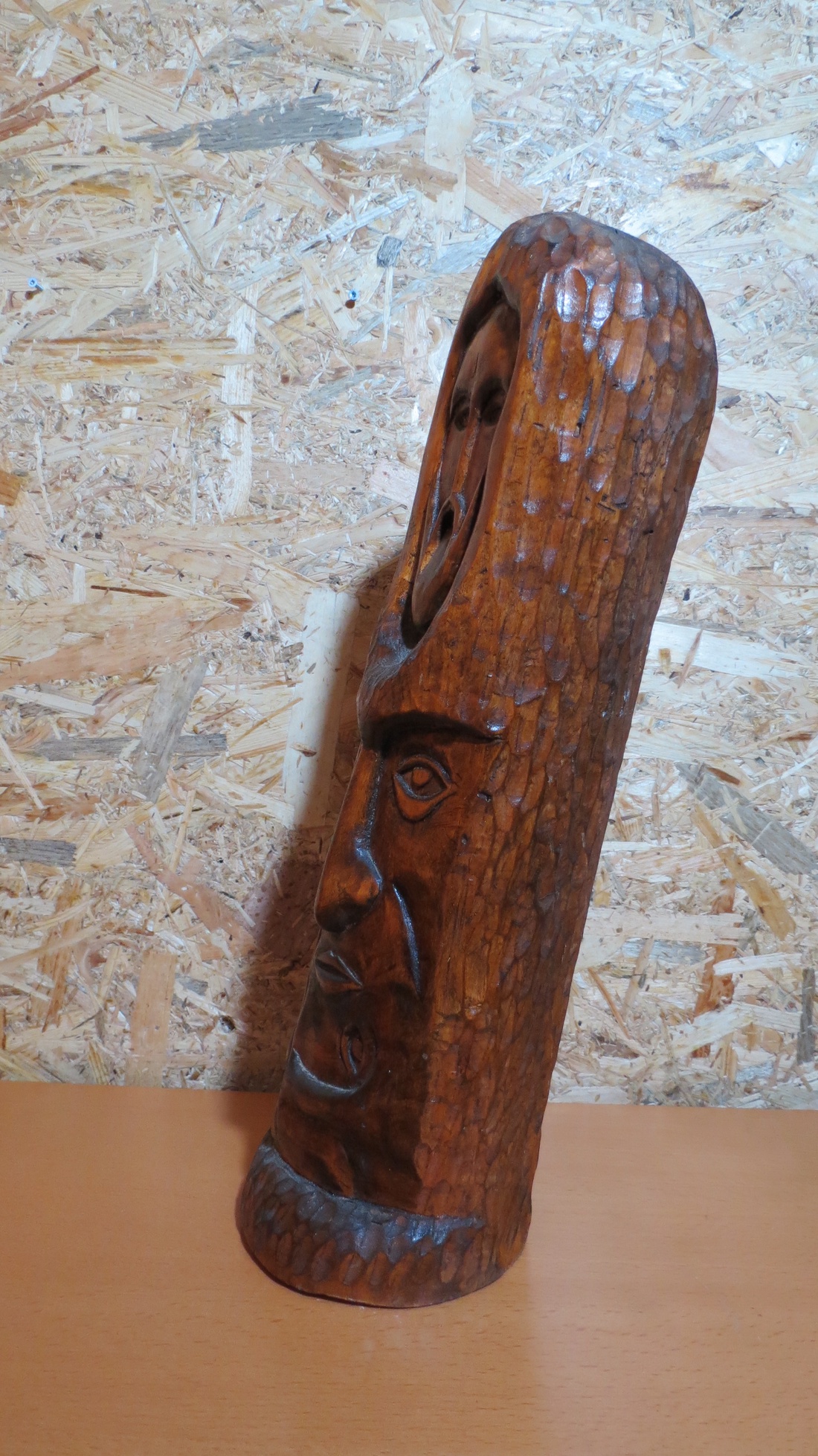 totem  sculptat - arte vizuale și accesorii  - sculptură - statuie lemn - Artynos.ro