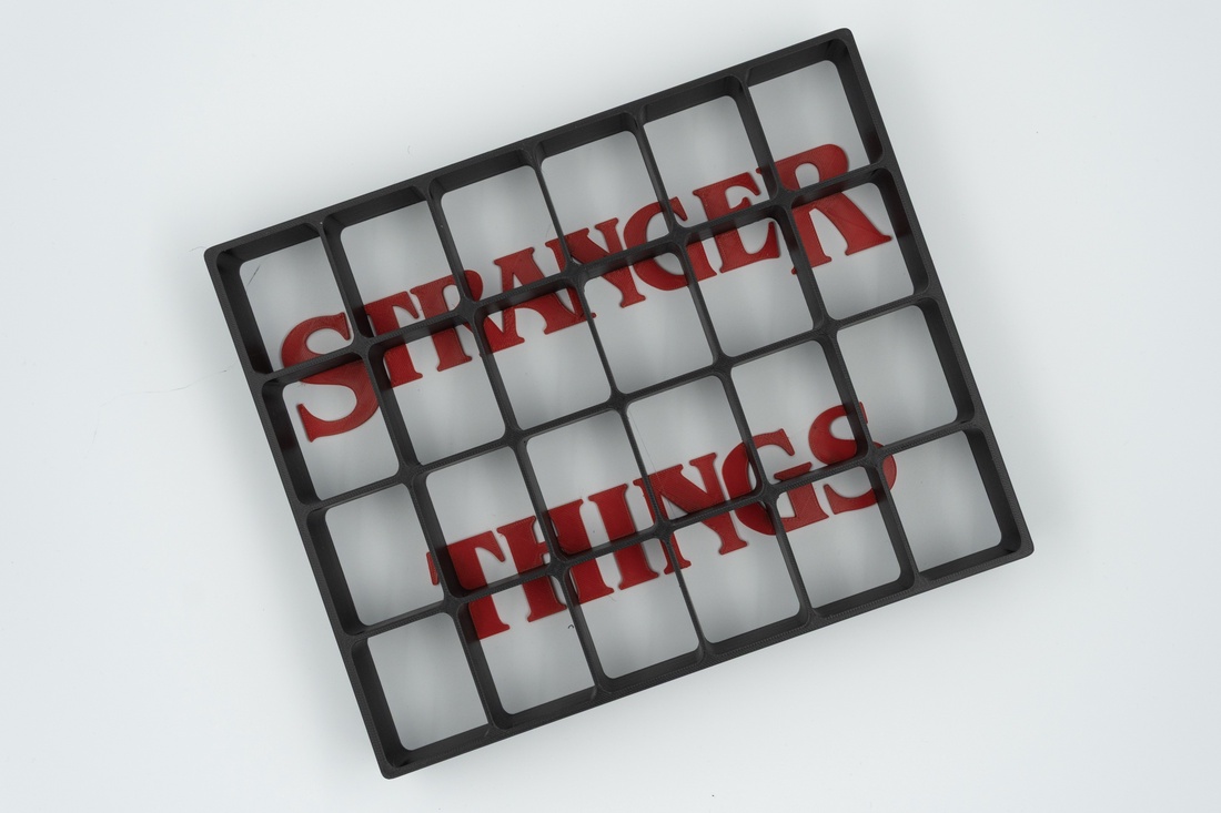 Suport pentru figurine Stranger Things Kinder Joy - casă & stil de viață - organizare & depozitare - ladă depozitare - Artynos.ro