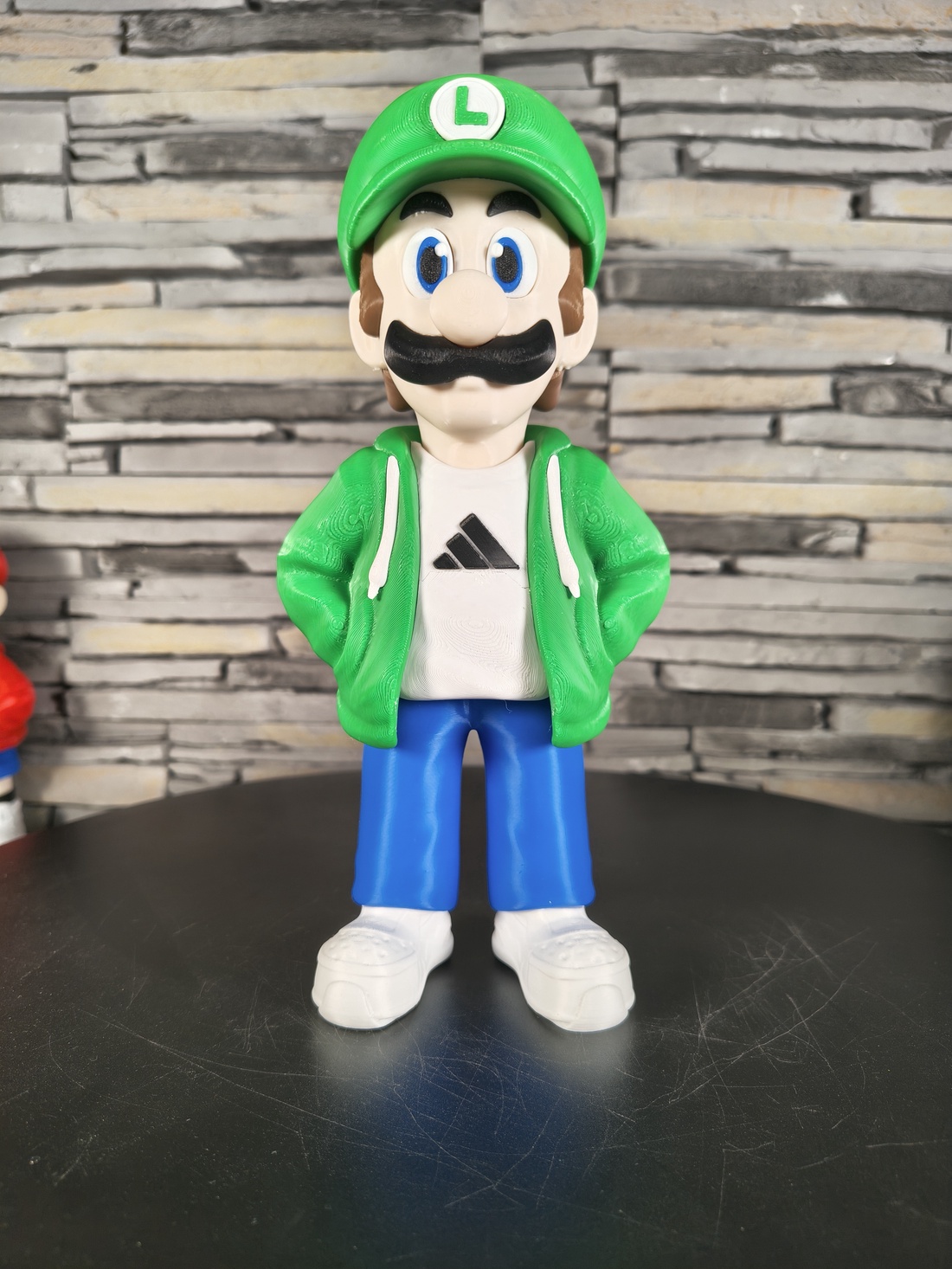 Figurină Luigi Urban Vibes � Art Toy Premium, Decor Modern, Cadou pentru Copii - accessorii și unelte - accesorii decorative - figurine - Artynos.ro