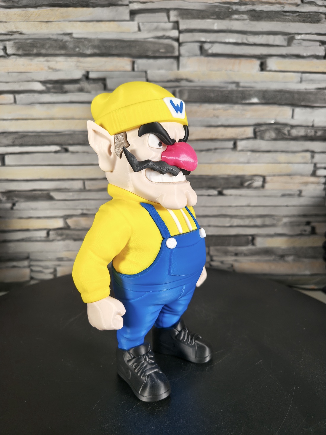 Figurină Wario Urban Vibes � Art Toy Premium, Decor Modern, Cadou pentru Copii - accessorii și unelte - accesorii decorative - figurine - Artynos.ro