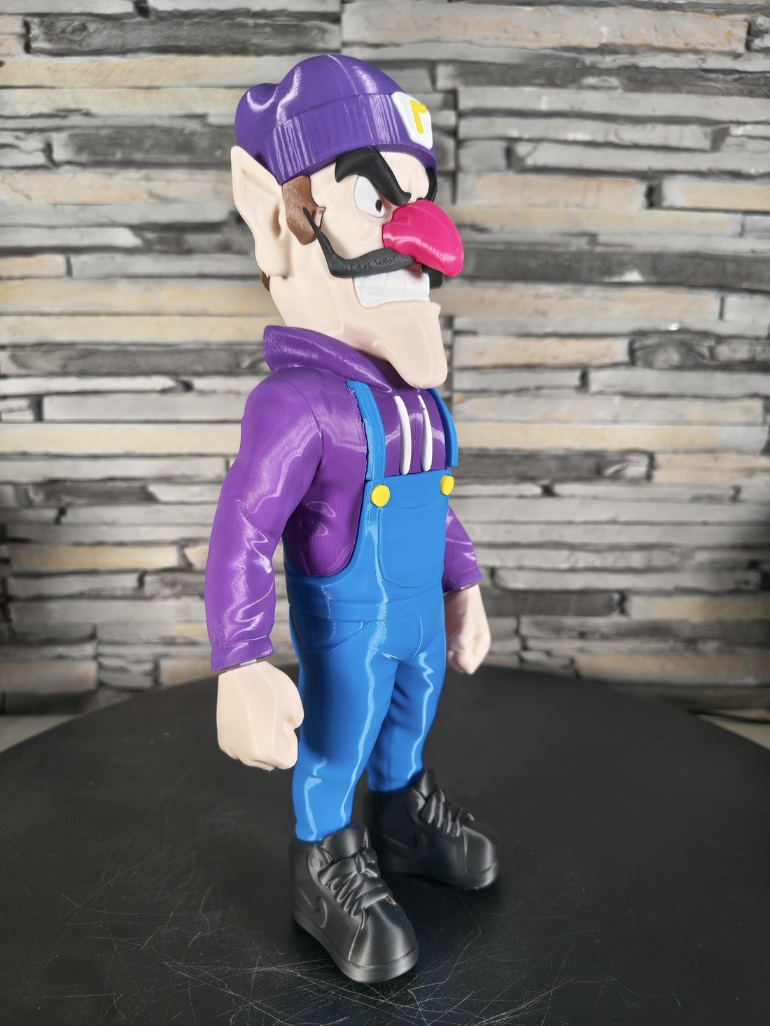 Figurină Waluigi Urban Vibes � Art Toy Premium, Decor Modern, Cadou pentru Copii - accessorii și unelte - accesorii decorative - figurine - Artynos.ro