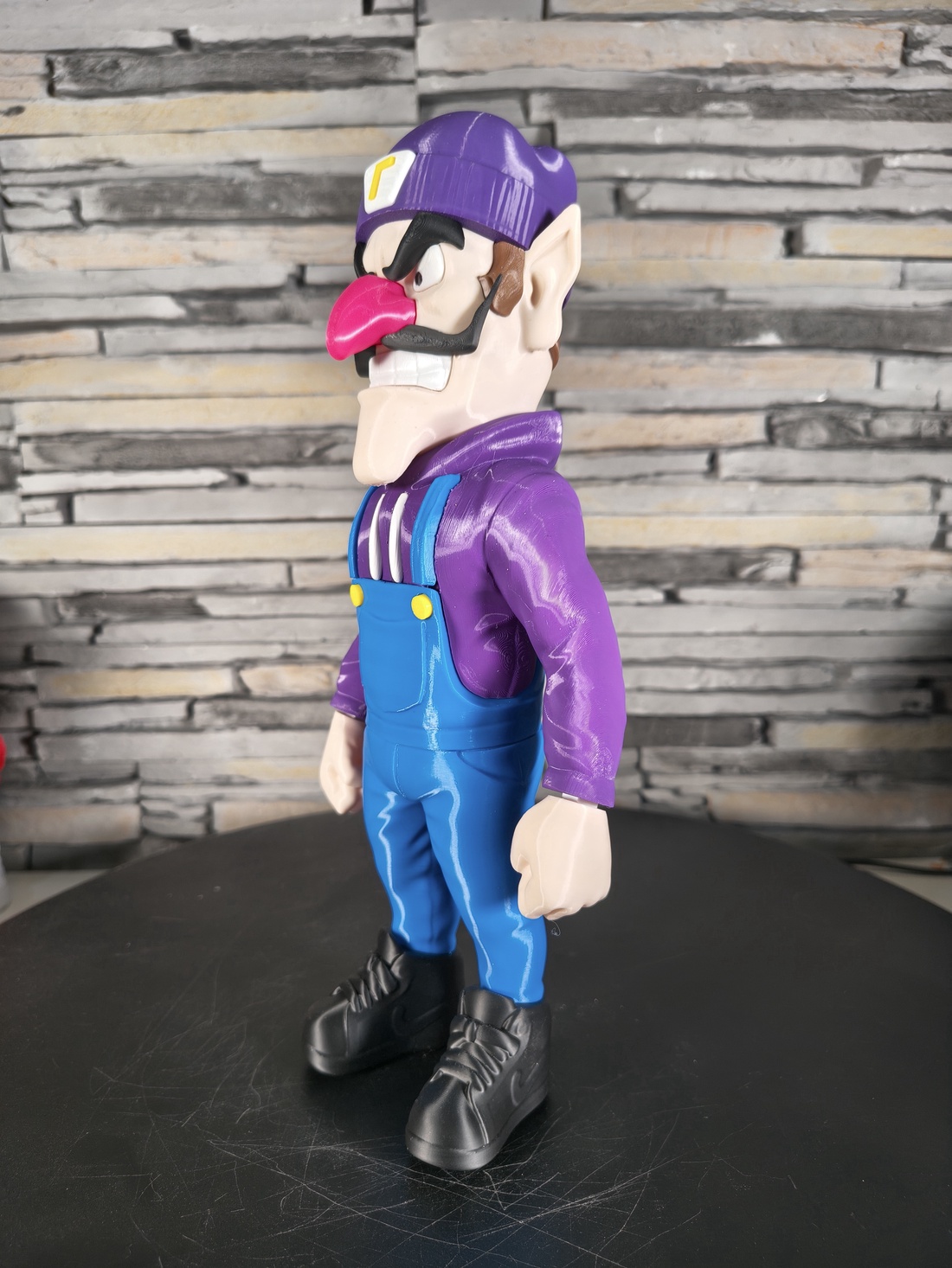 Figurină Waluigi Urban Vibes � Art Toy Premium, Decor Modern, Cadou pentru Copii - accessorii și unelte - accesorii decorative - figurine - Artynos.ro