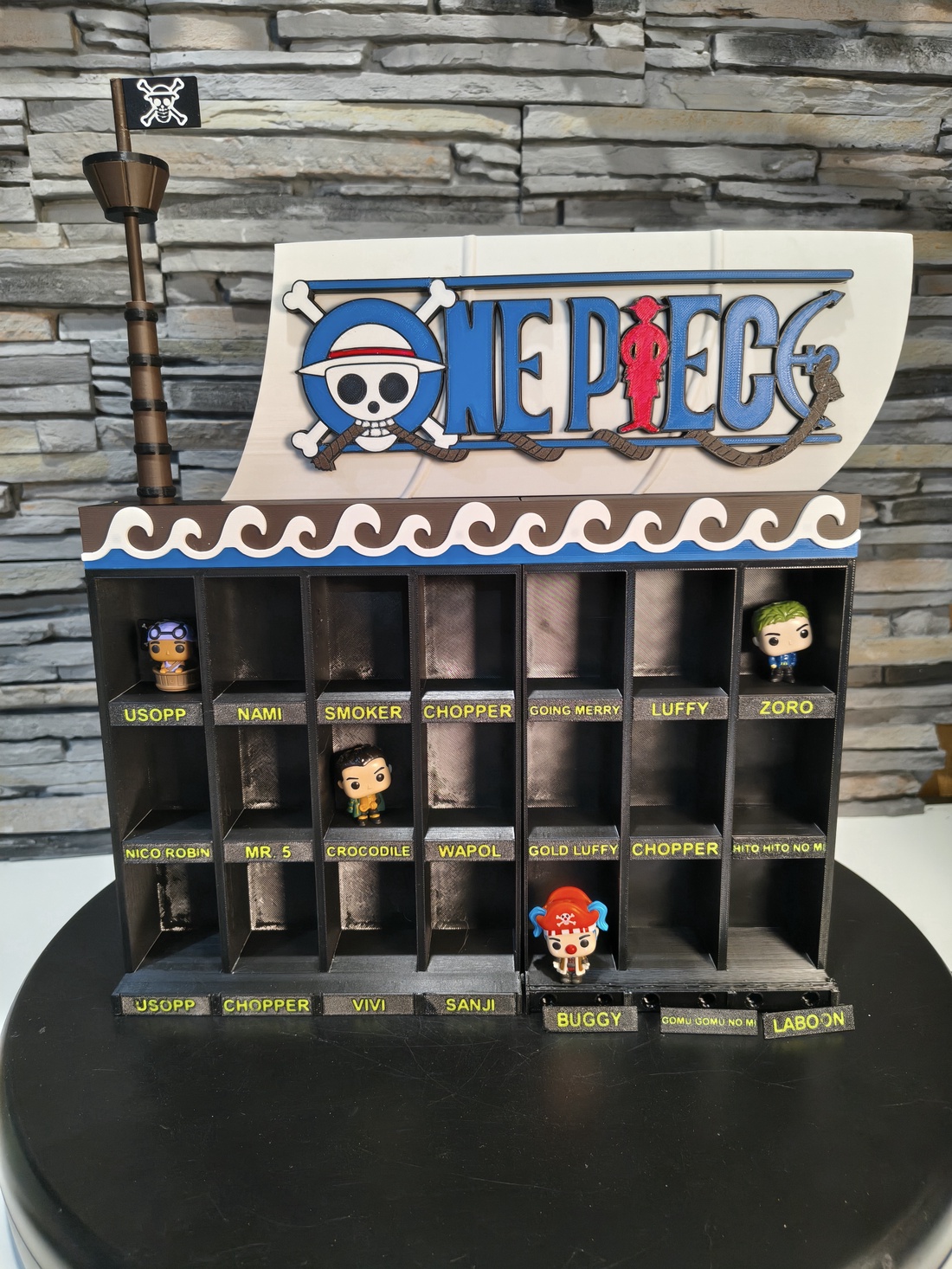 Display One Piece pentru figurine Kinder Joy Funko Pop � 21 compartimente - casă & stil de viață - organizare & depozitare - organizator birou - Artynos.ro
