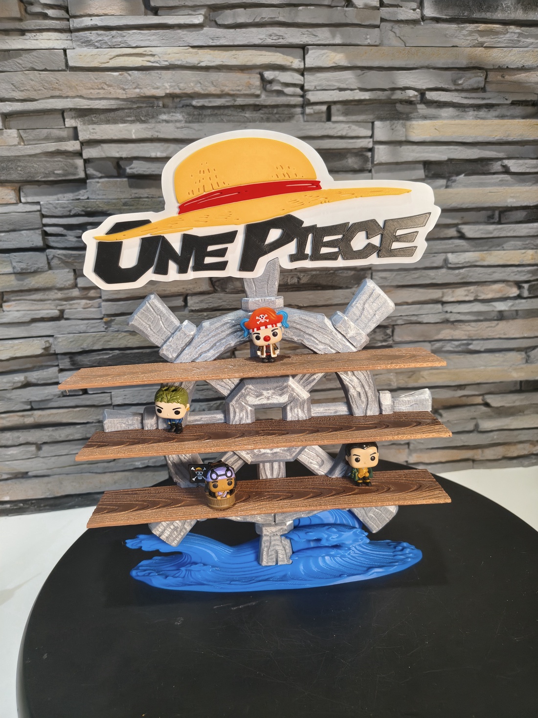 Display One Piece cu timonă și valuri � suport figurine Kinder Joy - casă & stil de viață - organizare & depozitare - organizator birou - Artynos.ro