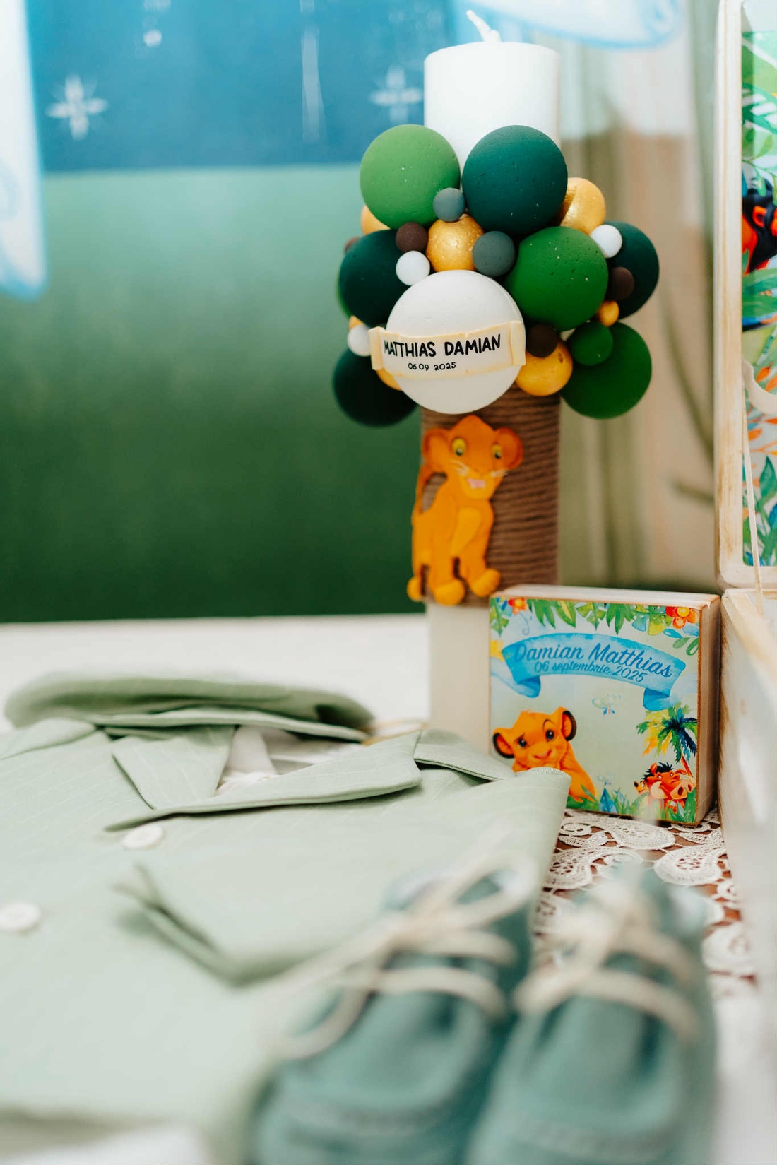 Lumânare botez cu figurina leu - jucării și echipamente pentru copii - daruri de botez - Artynos.ro