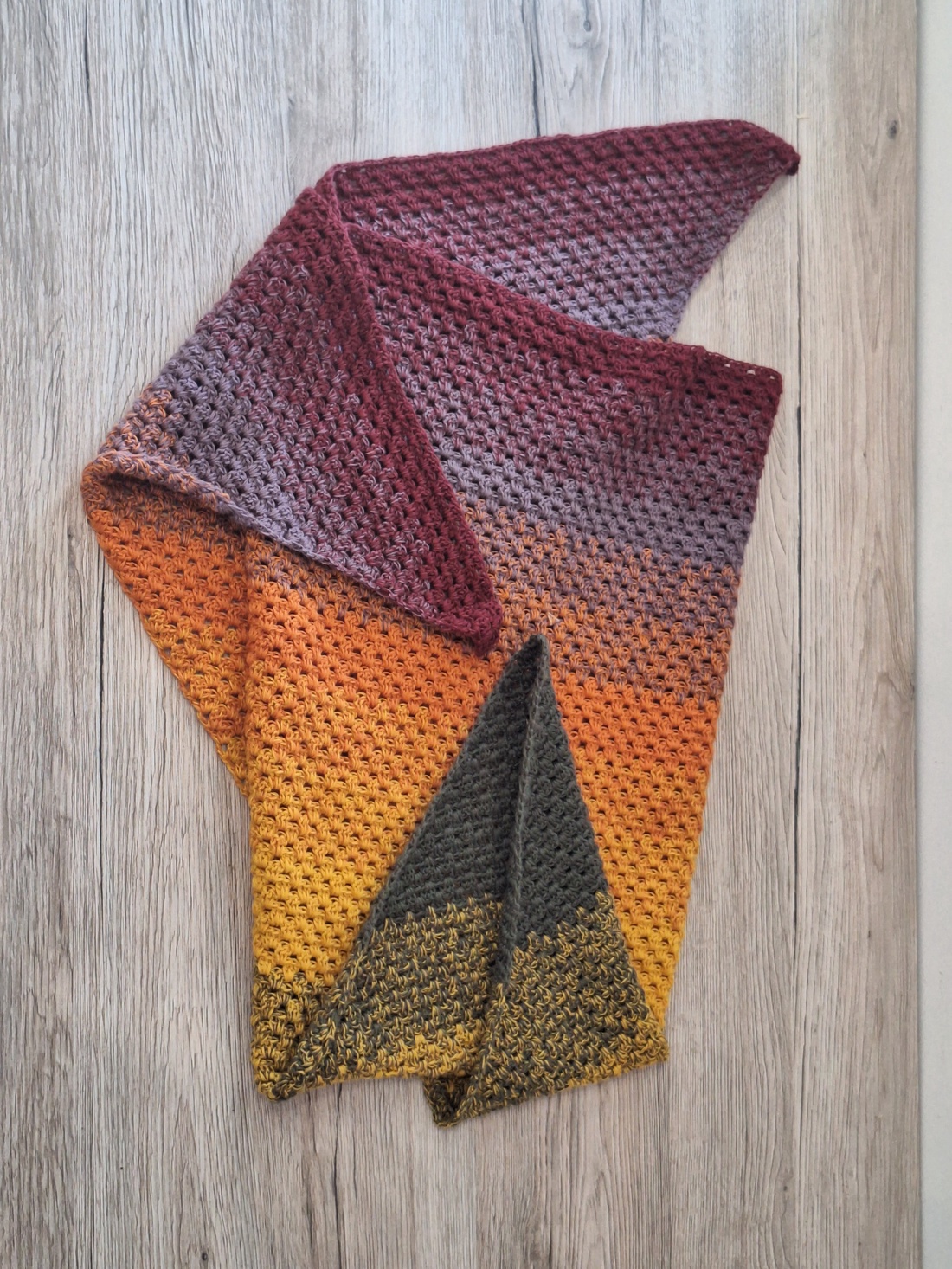 Șal croșetat cu peisaj de toamnă - îmbrăcăminte și modă - eșarfe, pălării, fularuri - șaluri - Artynos.ro