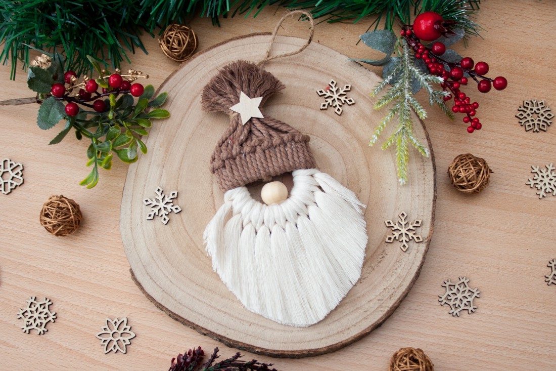 Ornament de Crăciun Macramé Elf - maro/bej -  - Artynos.ro