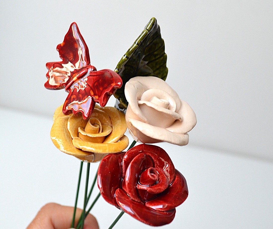 Buchet de trandafiri, flori mixte din ceramică - casă & stil de viață - decorațiuni de casă - accesorii florale - buchete de flori - Artynos.ro