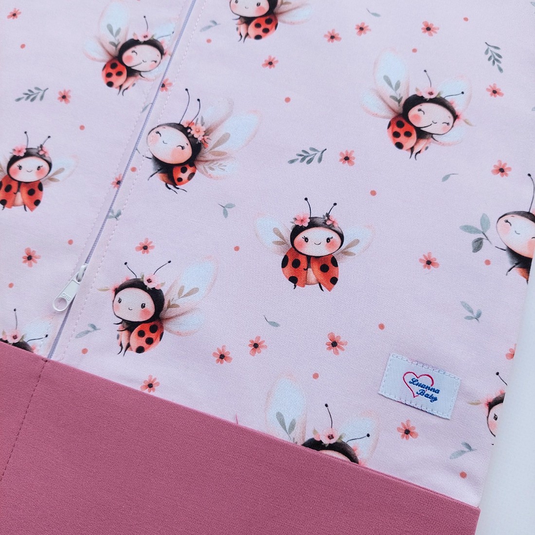 Geantă Ovis pentru fetiță, ladybug, LuannaBaby - jucării și echipamente pentru copii - saci și seturi pentru copii - rucsac și saci pentru copii - Artynos.ro Geantă Ovis pentru fetiță, ladybug, LuannaBaby - jucării și echipamente pentru copii - saci și seturi pentru copii - rucsac și saci pentru copii - Artynos.ro