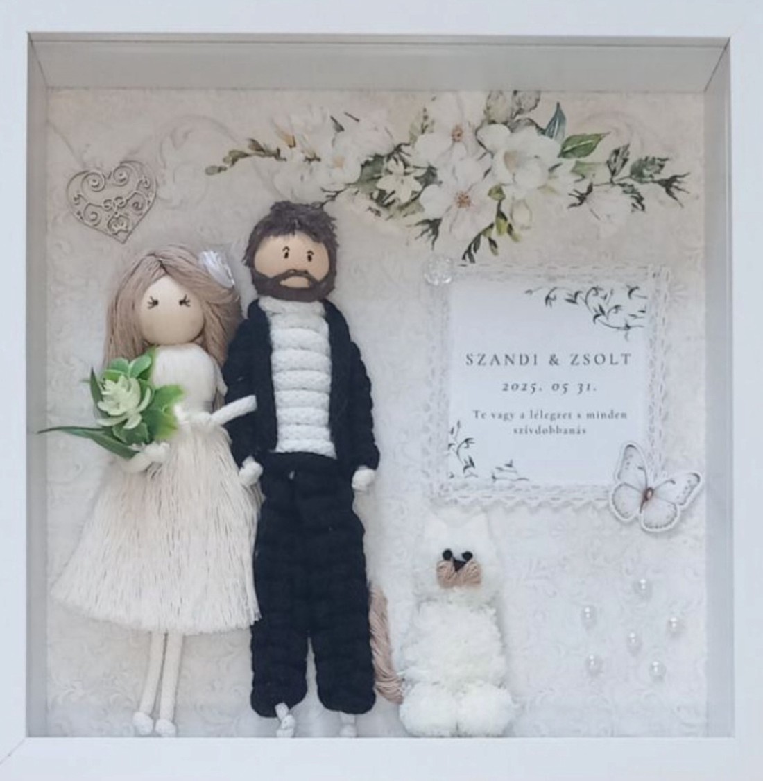 Mire și mireasă personalizați din macramé într-o ramă foto 3D din sticlă � un cadou de nuntă elegant cu un animal de companie - accesorii nuntă - amintiri și cadouri de nuntă - cadou nuntă - Artynos.ro