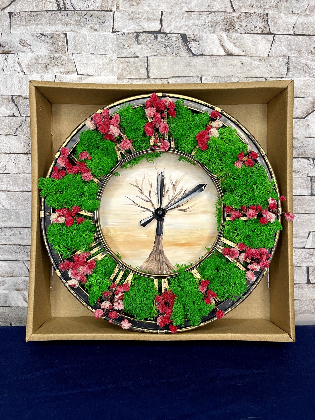 Ceas cu licheni naturali - casă & stil de viață - accesorii pentru decorat casa - decorațiuni de pereți, decorațiuni suspendate - ceasuri de perete - Artynos.ro Ceas cu licheni naturali - casă & stil de viață - accesorii pentru decorat casa - decorațiuni de pereți, decorațiuni suspendate - ceasuri de perete - Artynos.ro