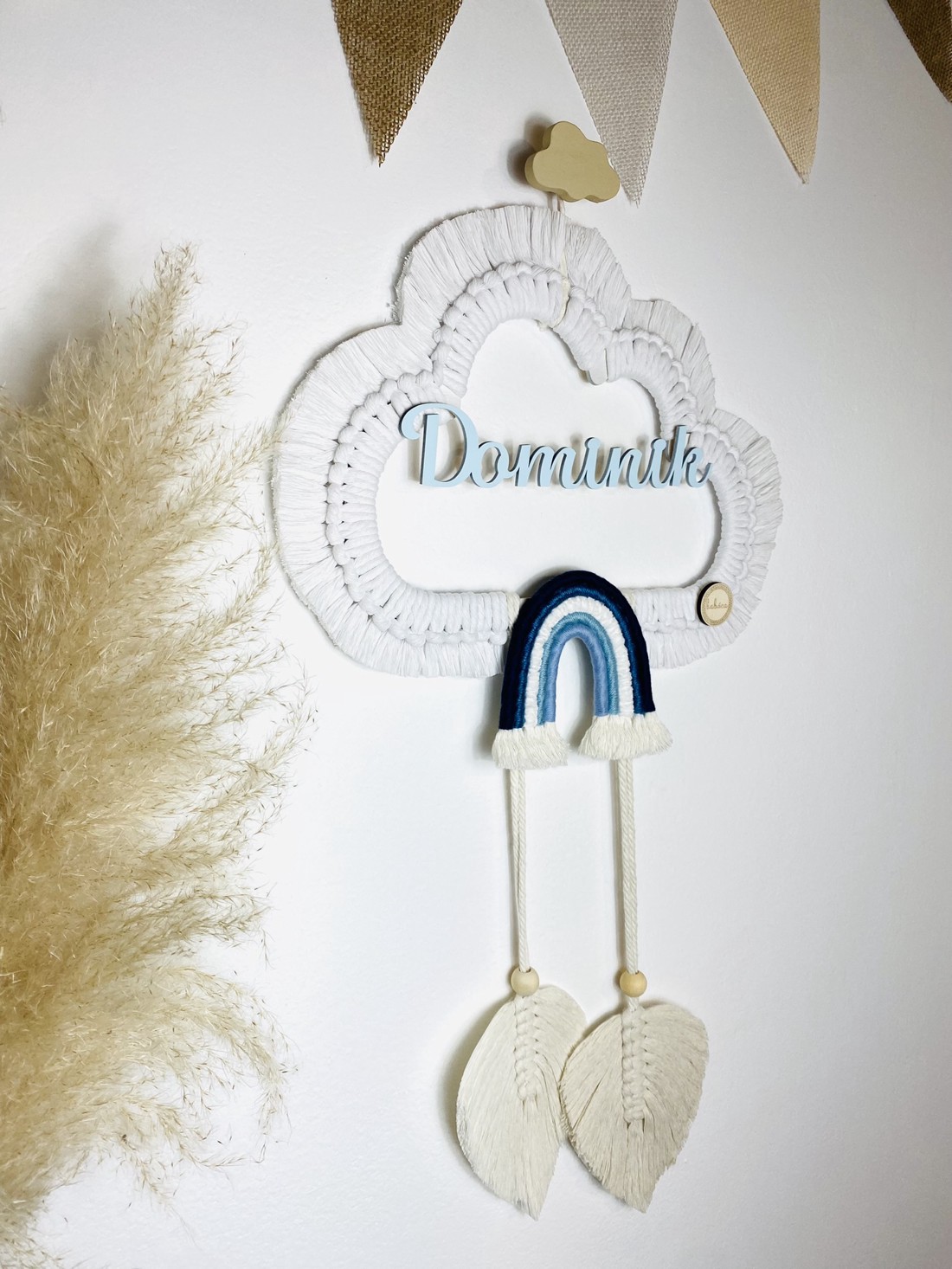 Nor macramé personalizat cu curcubeu și frunze decorare de perete (mic) - boyish - - Artynos.ro Nor macramé personalizat cu curcubeu și frunze decorare de perete (mic) - boyish - - Artynos.ro