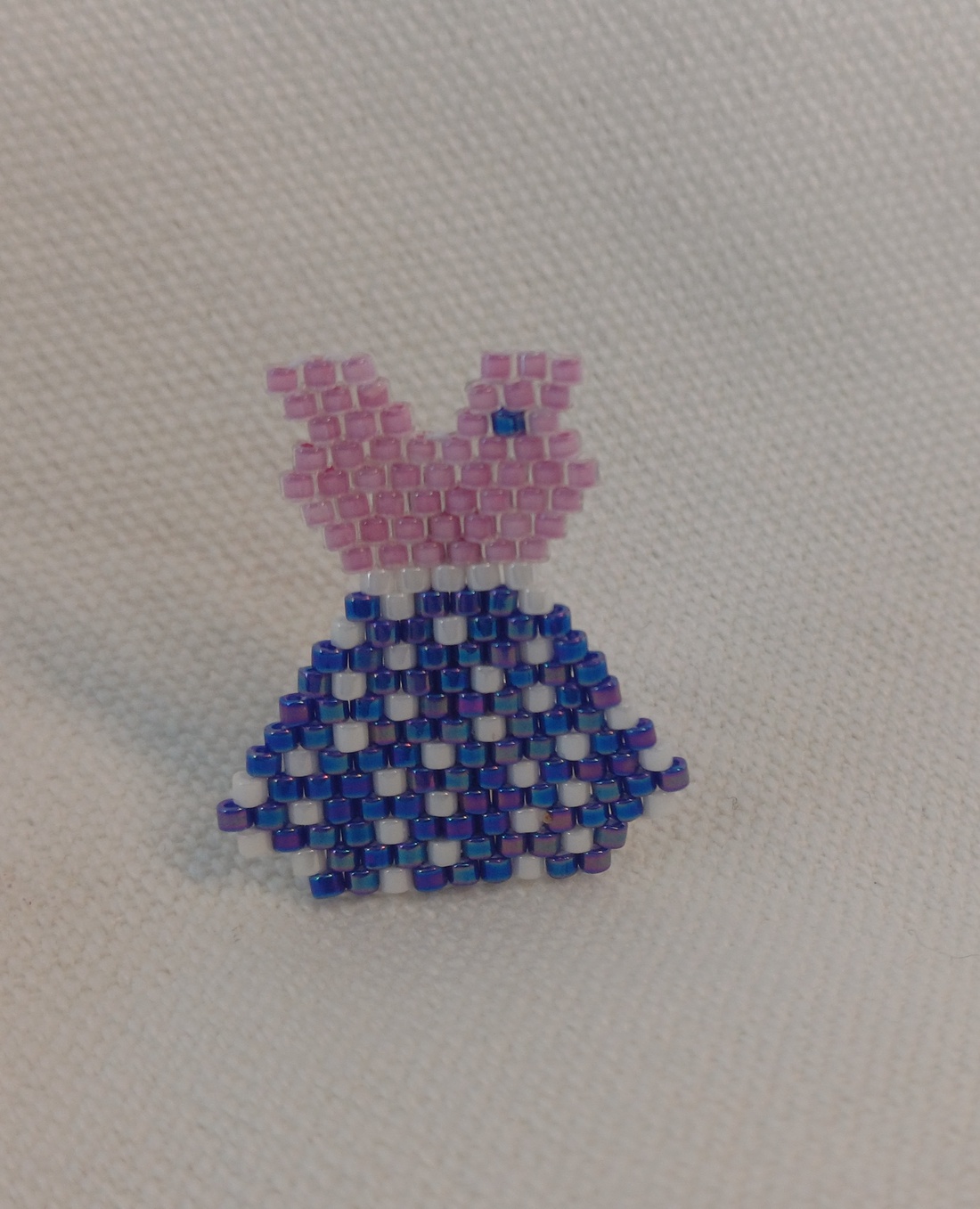 Brosa rochie - bijuterii - broșă, insigne - insigne - Artynos.ro Brosa rochie - bijuterii - broșă, insigne - insigne - Artynos.ro
