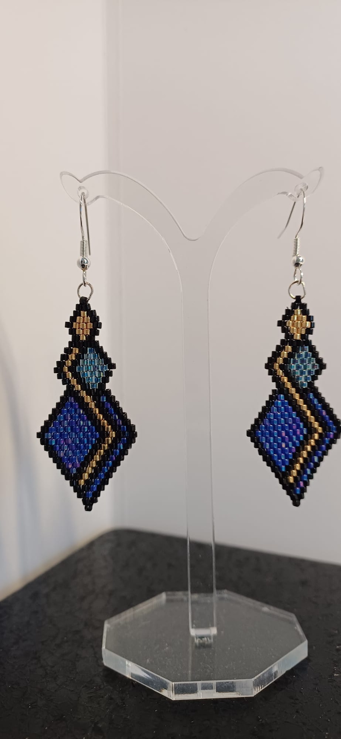 Cercei margele forme geometrice - bijuterii - cercei - cercei agățați - Artynos.ro Cercei margele forme geometrice - bijuterii - cercei - cercei agățați - Artynos.ro