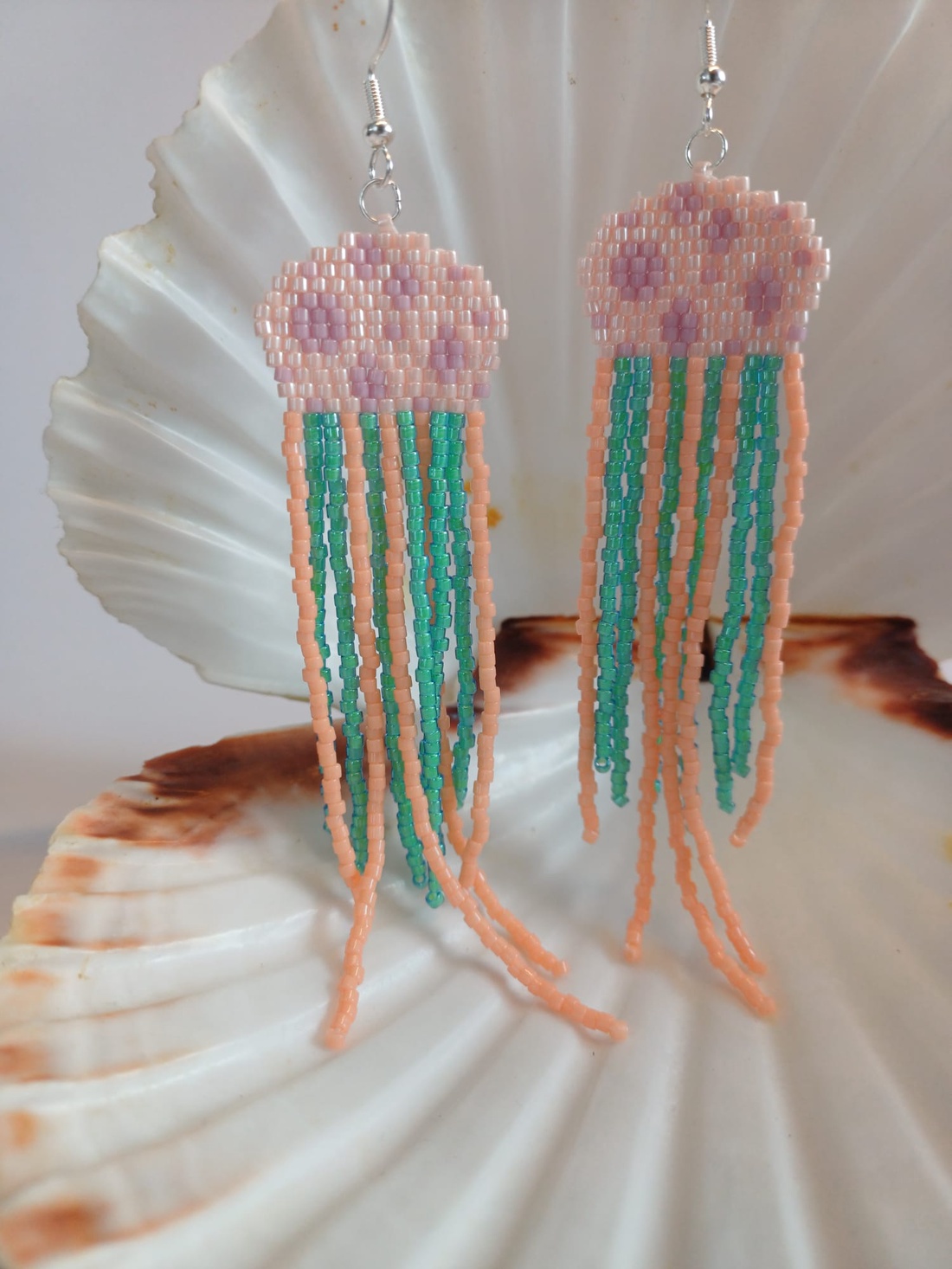 Cercei franjuri margele meduza - bijuterii - cercei - cercei cu franjuri - Artynos.ro Cercei franjuri margele meduza - bijuterii - cercei - cercei cu franjuri - Artynos.ro