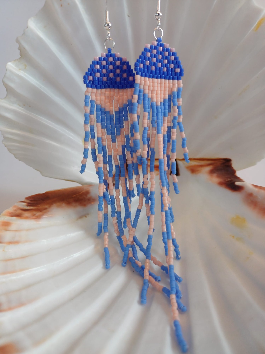 Cercei franjuri margele meduza - bijuterii - cercei - cercei cu franjuri - Artynos.ro Cercei franjuri margele meduza - bijuterii - cercei - cercei cu franjuri - Artynos.ro