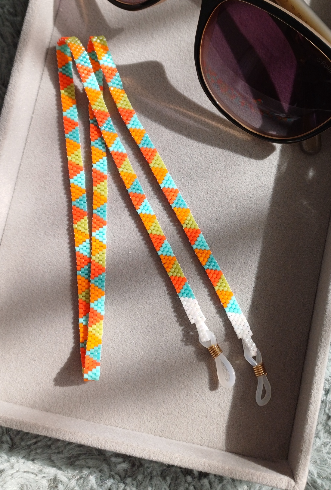 Lantisor colier Explozie de culori - bijuterii - lanț ochelari - Artynos.ro