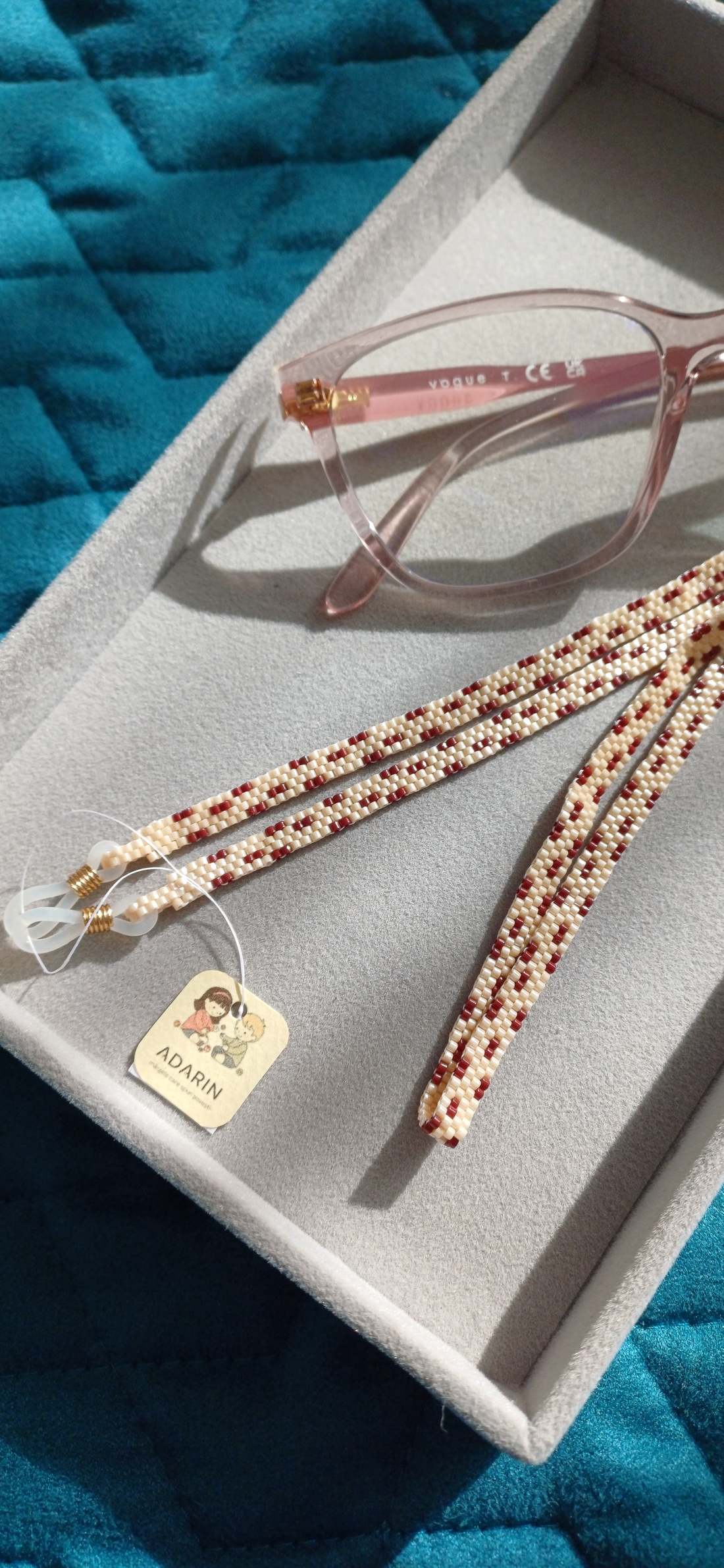 Lantisor ochelari Lisa - bijuterii - lanț ochelari - Artynos.ro