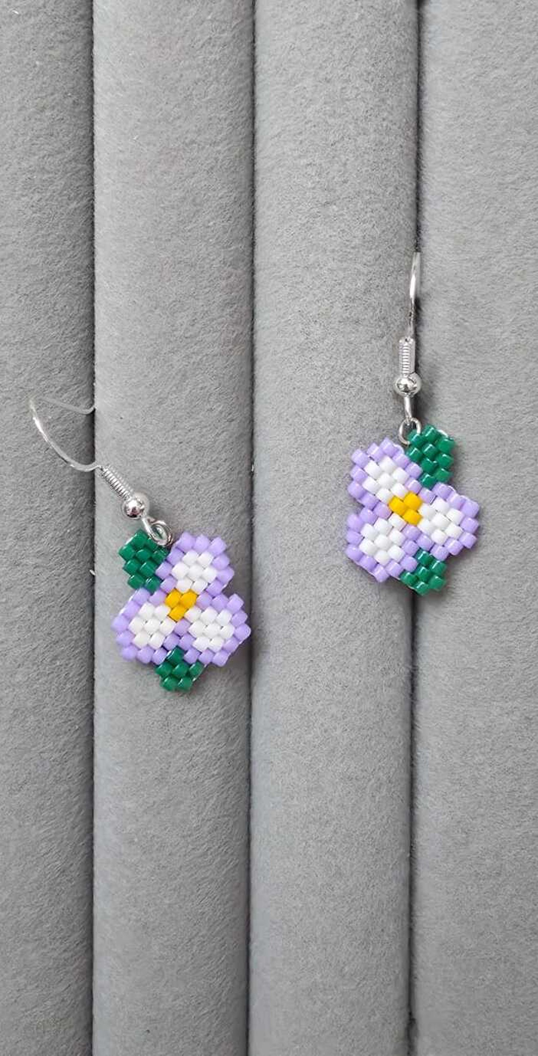 Cercei panseluța rosie - bijuterii - cercei - cercei din mărgele - Artynos.ro