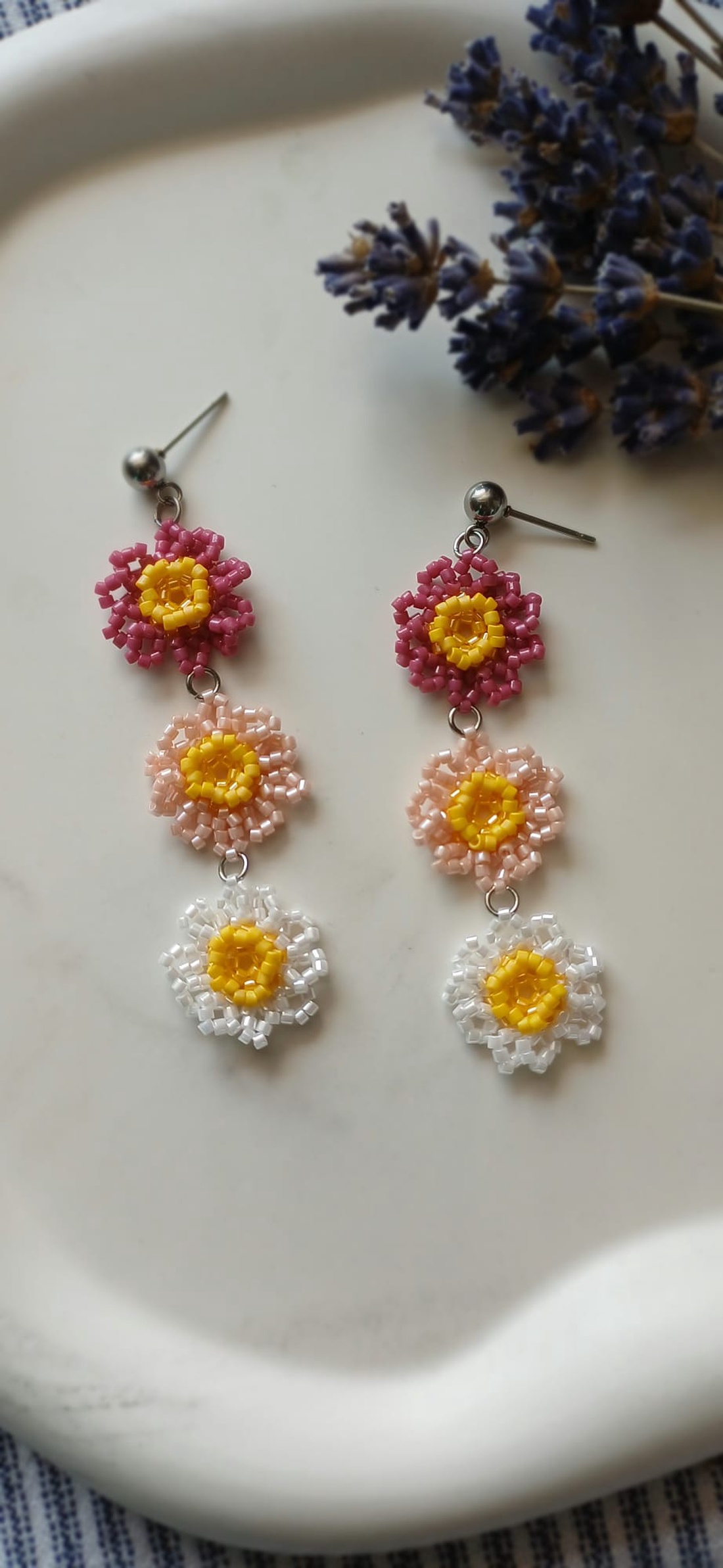Cercei margele flori roz - bijuterii - cercei - cercei din mărgele - Artynos.ro