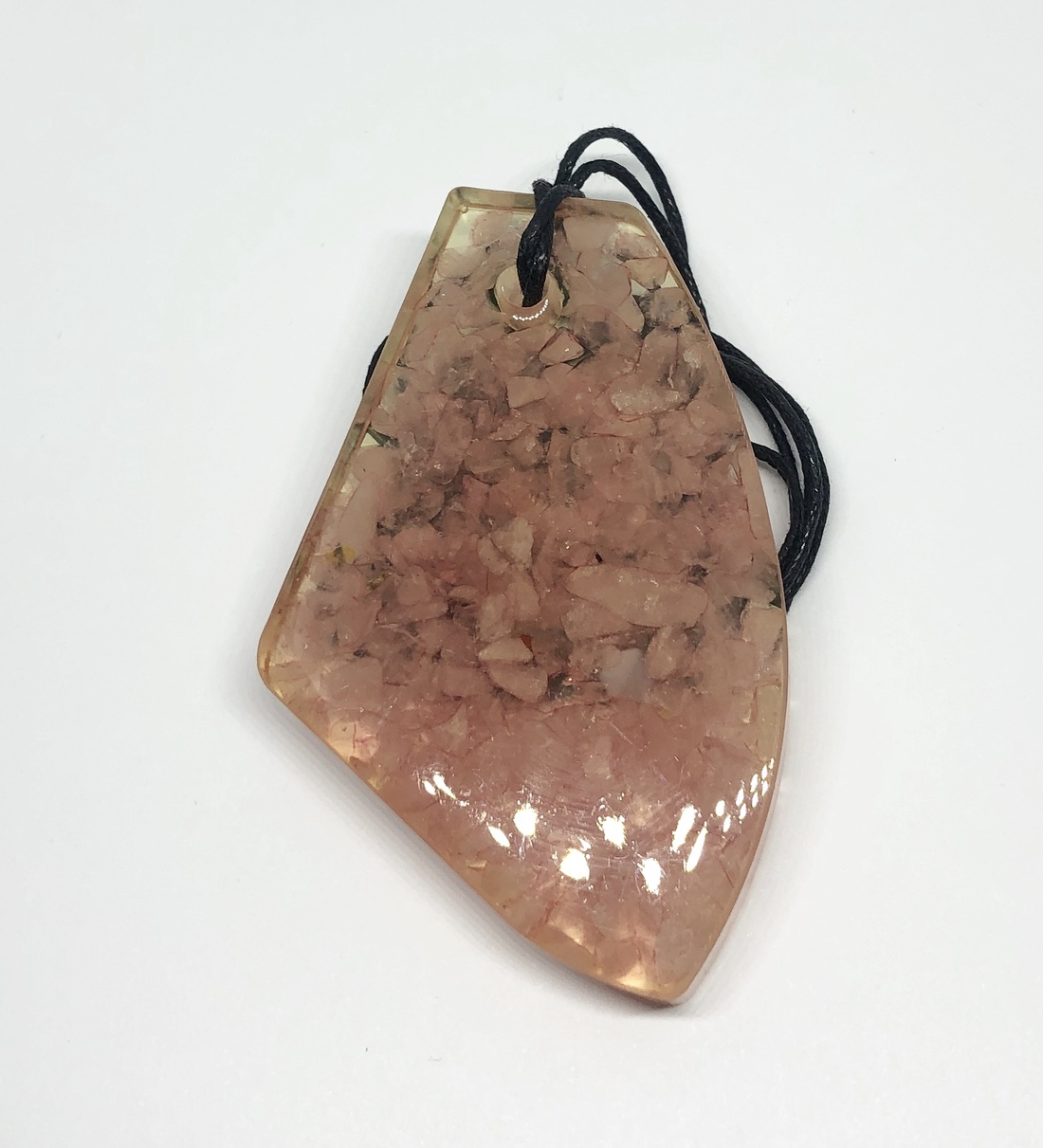 Reflexii de cuart roz - bijuterii - coliere - pandative - Artynos.ro