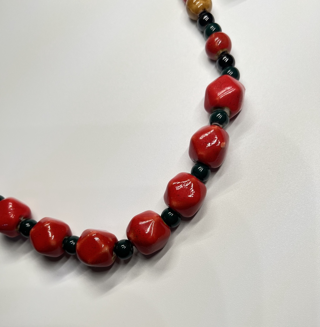 Scarlet Charm - bijuterii - coliere - coliere din mărgele - Artynos.ro