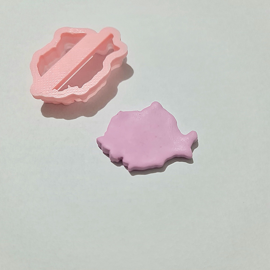 Decupator Harta României 4cm - accessorii și unelte - plastilină - modelare fimo - Artynos.ro Decupator Harta României 4cm - accessorii și unelte - plastilină - modelare fimo - Artynos.ro