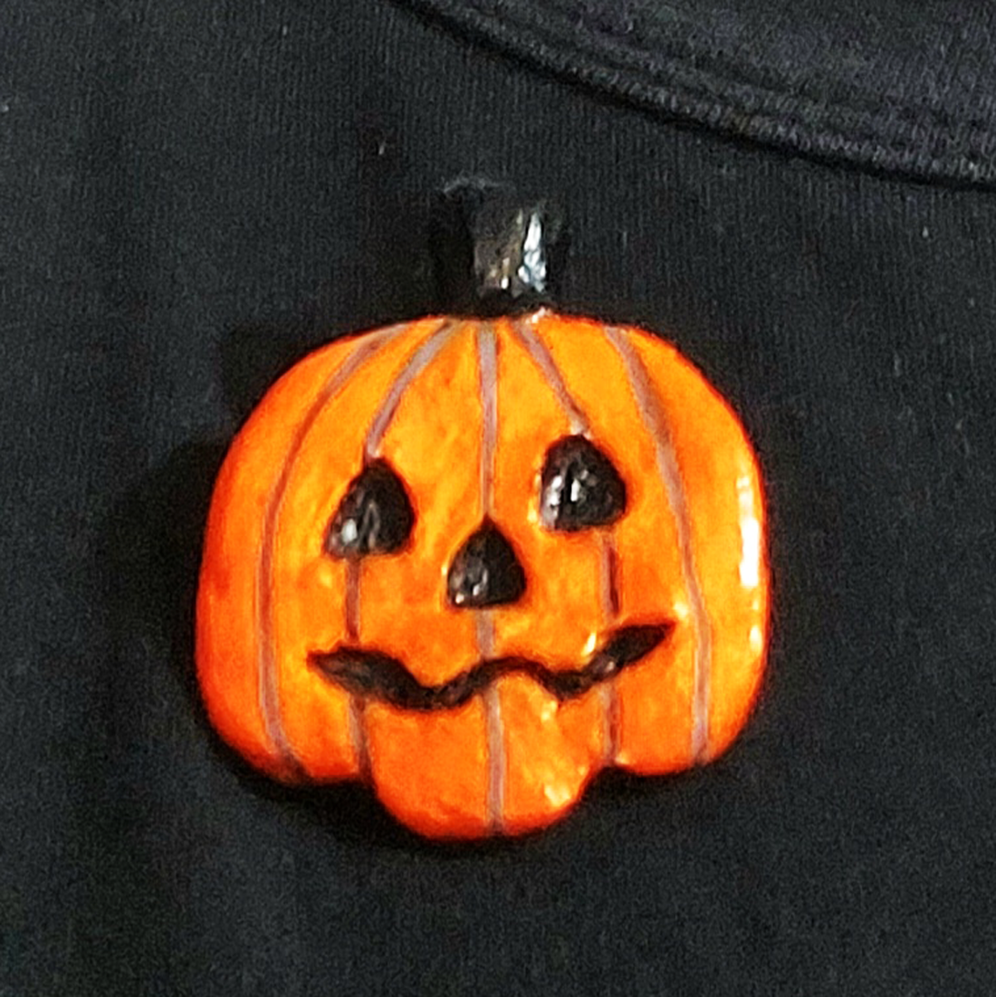 Brosa Halloween Dovleac - casă & stil de viață - accesorii pentru decorat casa - halloween - tot ce ai nevoie pentru petrecere! - bijuterii halloween - Artynos.ro Brosa Halloween Dovleac - casă & stil de viață - accesorii pentru decorat casa - halloween - tot ce ai nevoie pentru petrecere! - bijuterii halloween - Artynos.ro