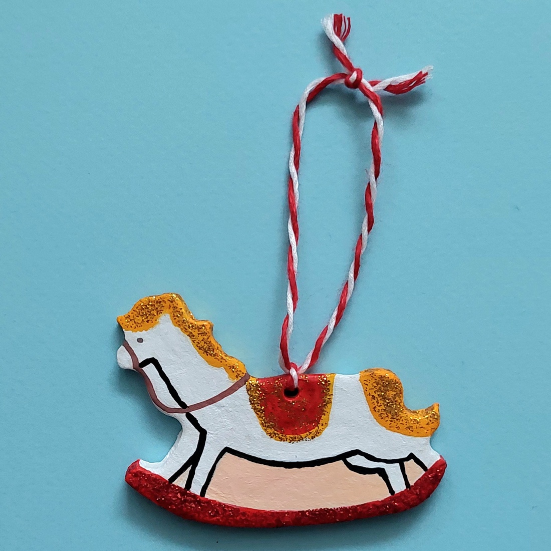 Decorațiune Handmade Brad Crăciun Căluț Balansoar din lut polimeric - crăciun - decorațiuni de crăciun de casă - figurine pentru pomul de crăciun - Artynos.ro