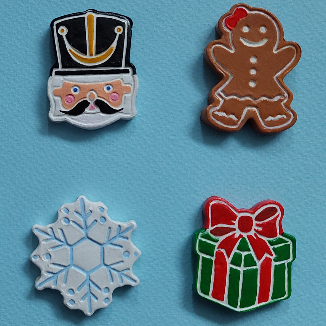 Brosa Handmade Brad Craciun Spargatorul de Nuci din lut polimeric - crăciun - cadouri de moș crăciun - cadouri de moș crăciun - Artynos.ro