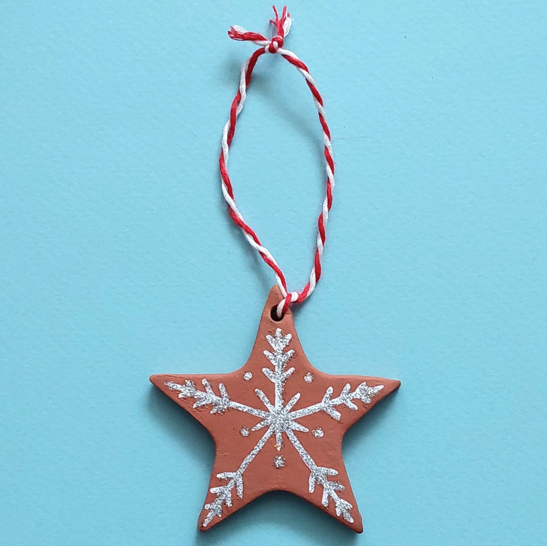 Decorațiune Handmade Brad Craciun Stea de Turta Dulce din lut polimeric - crăciun - decorațiuni de crăciun de casă - figurine pentru pomul de crăciun - Artynos.ro