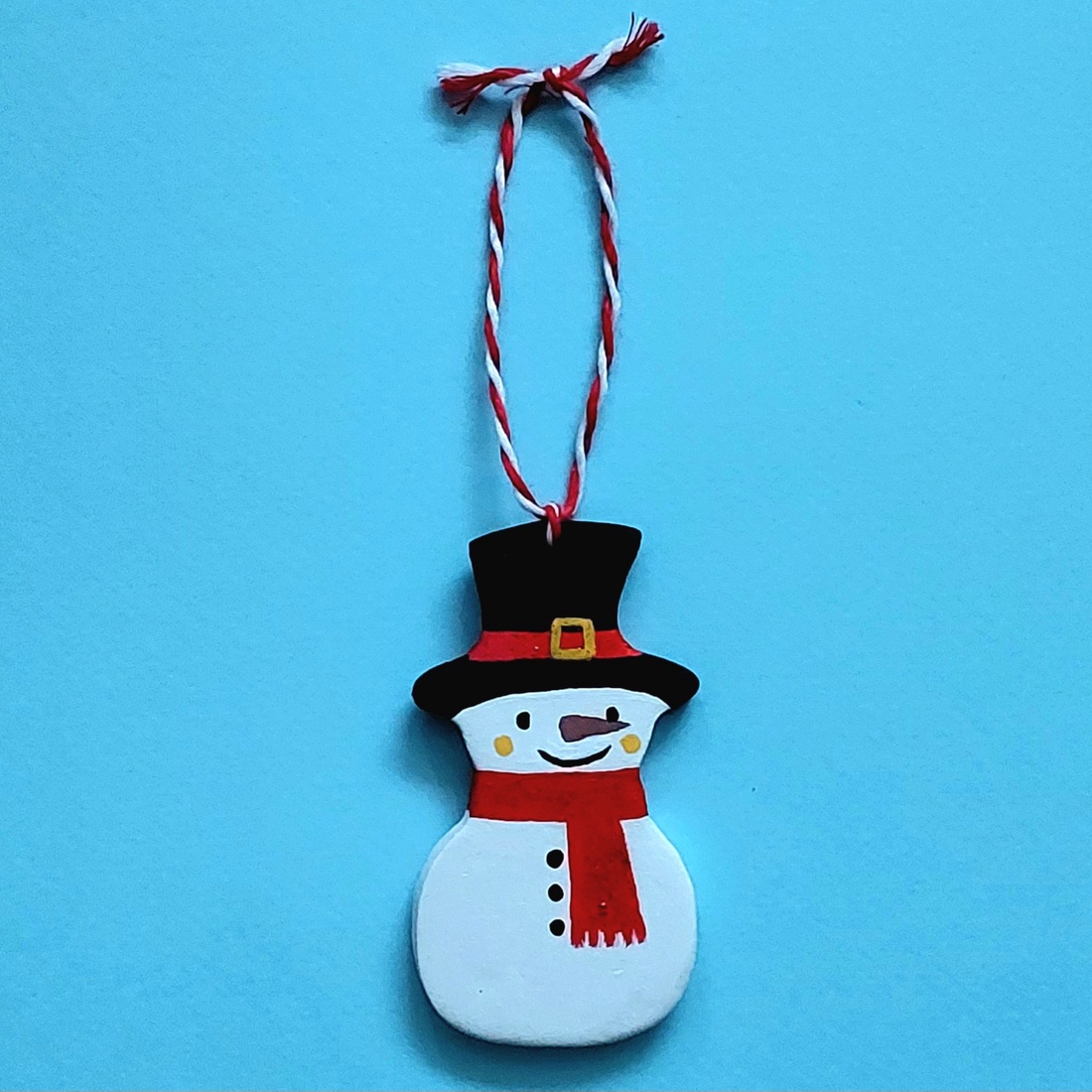 Decorațiune Handmade Brad Craciun Om de Zapada din lut polimeric - crăciun - decorațiuni de crăciun de casă - figurine pentru pomul de crăciun - Artynos.ro