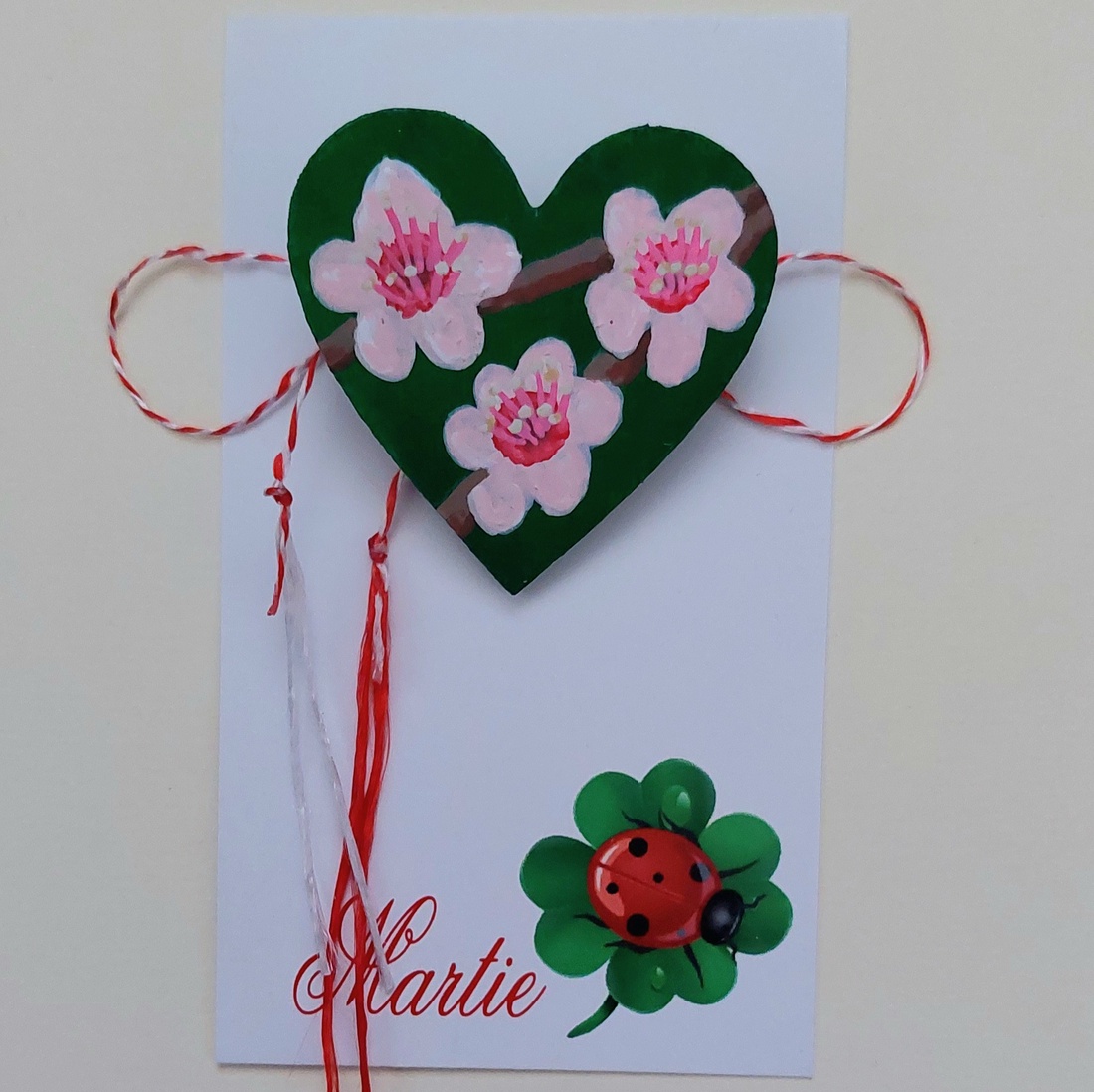 Mărțișor Handmade Broșă Flori de Cireș Pictată cu Acrilic pe Lemn - bijuterii - mărțișor - Artynos.ro