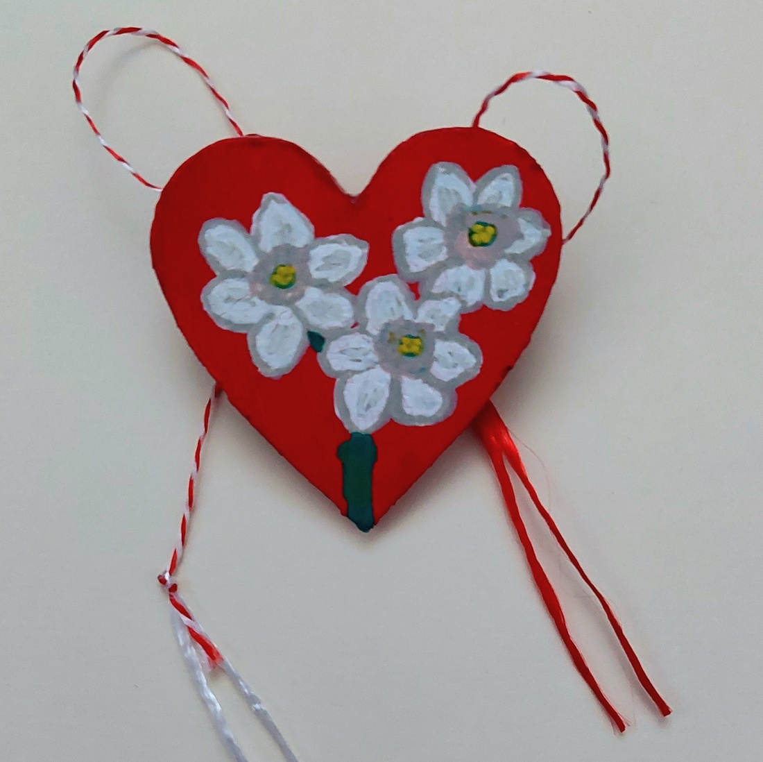 Mărțișor Handmade Broșă Narcise Pictată cu Acrilic pe Lemn - bijuterii - mărțișor - Artynos.ro