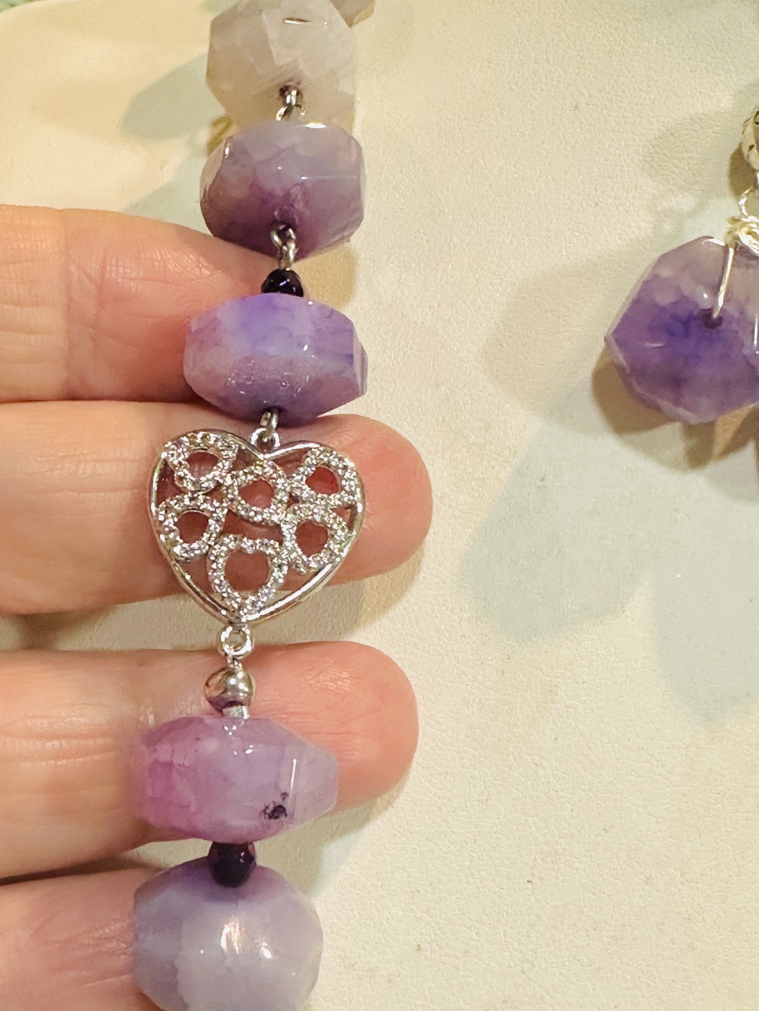 SET VIOLET GLOW-lucrat manual din agate,hematit,inox,accesorii placate cu argint - bijuterii - seturi de bijuterii - Artynos.ro