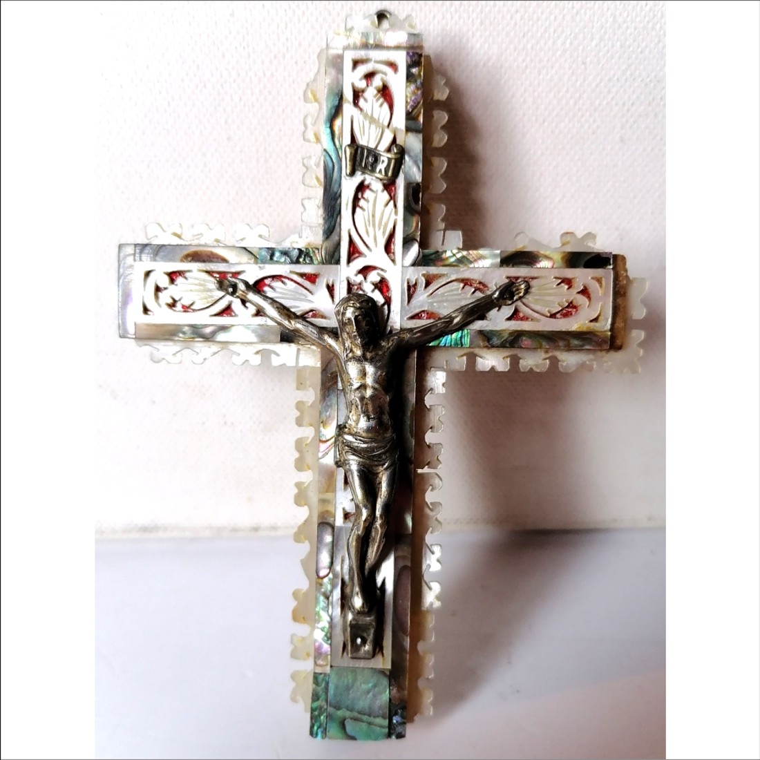 Frumoasă cruce cu incrustări din scoici, crucifixul lui Iisus - casă & stil de viață - accesorii religioase - cruce - Artynos.ro