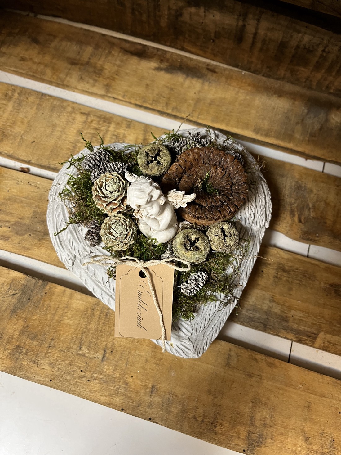 Inimă de beton ornament funerar - cu înger așezat - casă & stil de viață - obiecte religioase și de devoțiune - ornamente funerare - Artynos.ro