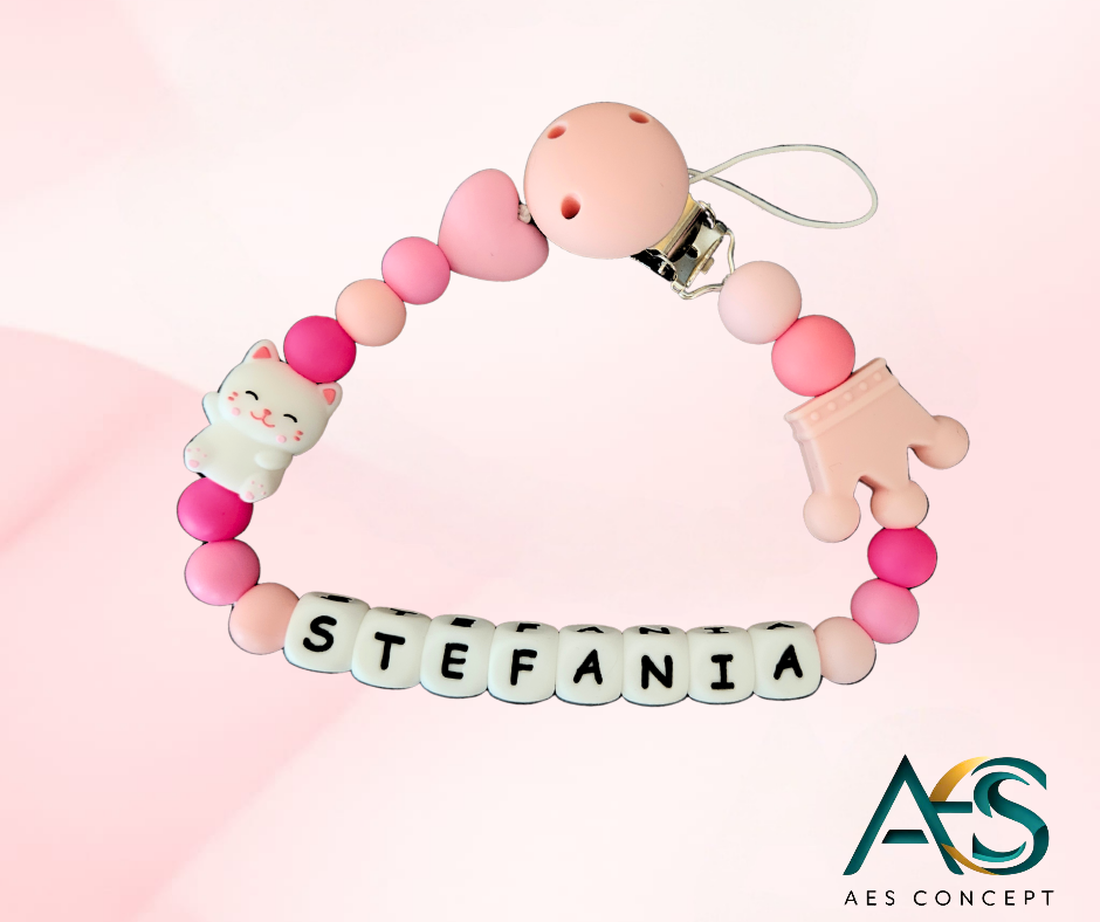 Lanț pentru suzetă personalizat - jucării și echipamente pentru copii - jucării bebeluși - lanț suzetă - Artynos.ro Lanț pentru suzetă personalizat - jucării și echipamente pentru copii - jucării bebeluși - lanț suzetă - Artynos.ro
