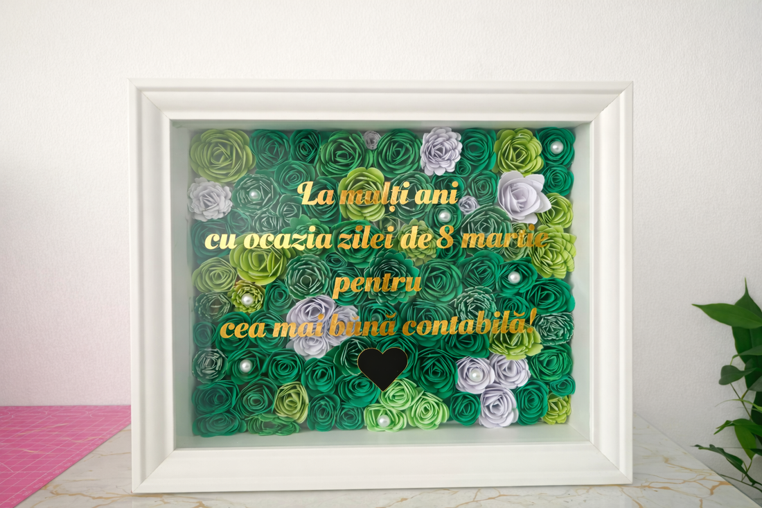 Ramă decorativă cu flori 3D din hârtie cartonată � personalizată după dorința ta - arte vizuale și accesorii  - imagini cu broderii - alte tablouri textil - Artynos.ro