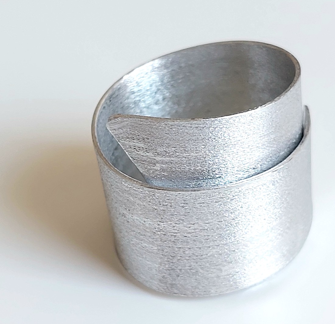 Inel din aluminiu argintiu cu un design curat -  - Artynos.ro Inel din aluminiu argintiu cu un design curat -  - Artynos.ro