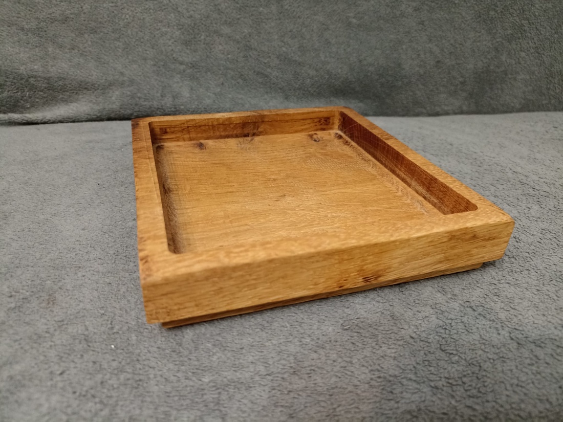 Tavita din lem masiv de stejar prelucrata la CNC - casă & stil de viață - accesorii pentru echipamente de bucătărie - accesorii de servire - boluri și farfurii din lemn, bol de servire - Artynos.ro