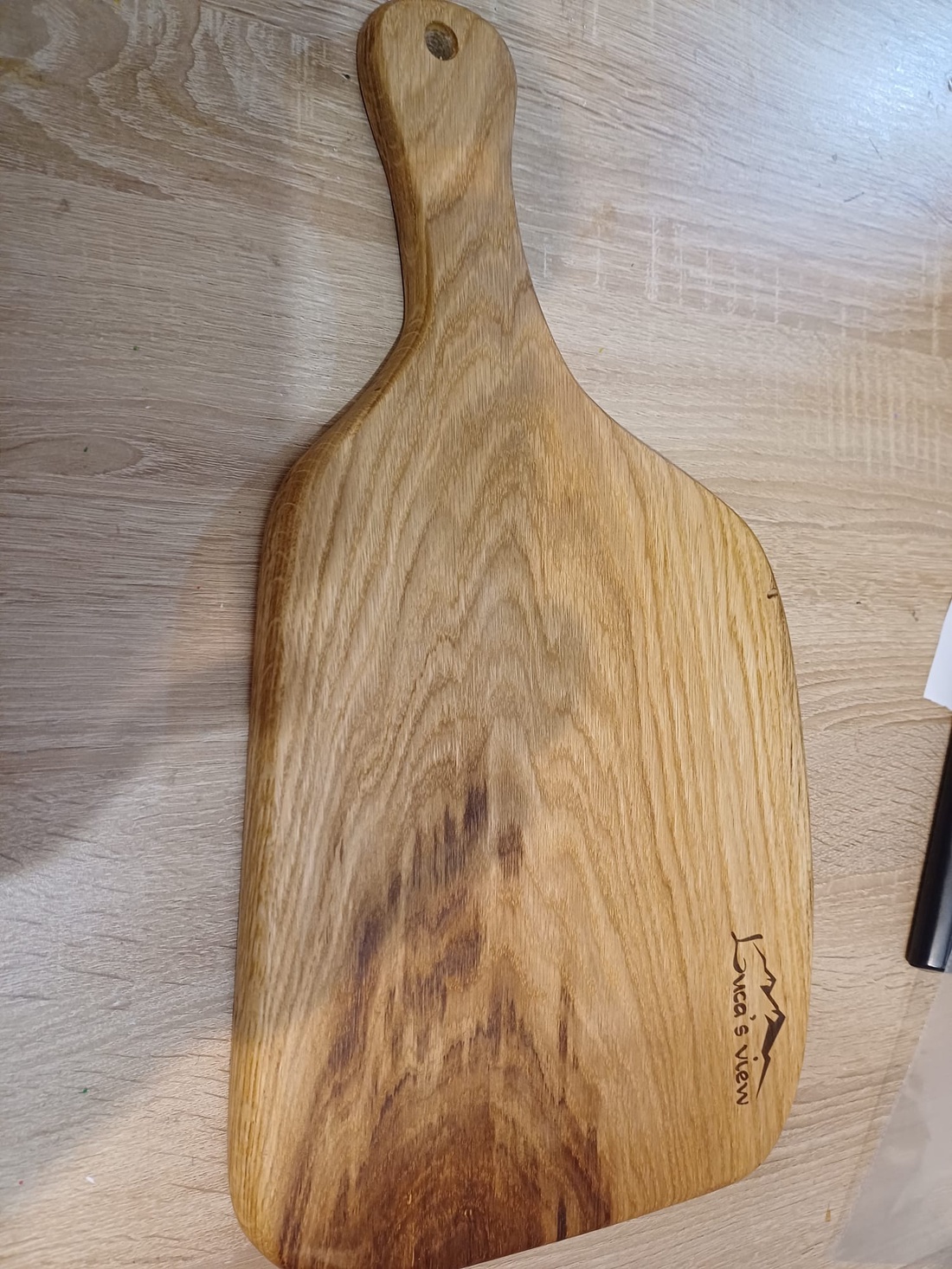 Tocator de lemn de stejar personalizat - casă & stil de viață - accesorii pentru echipamente de bucătărie - accesorii pentru coacere și gătit - tocător  - Artynos.ro