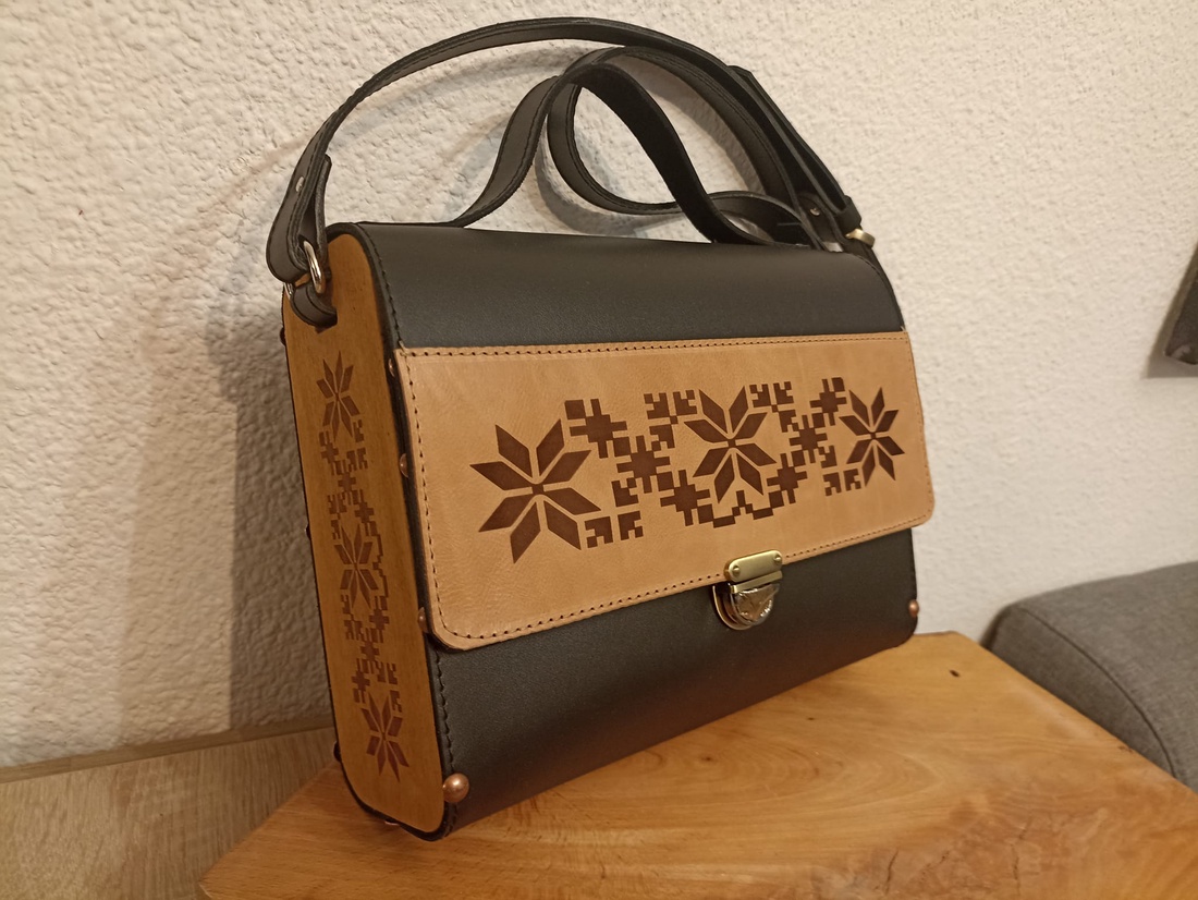 Genti de dama din piele naturala lucrate manual - genți și portofele - genți de mână și umăr - genți de umăr - Artynos.ro