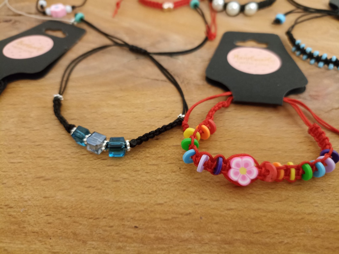 Bratari lucrate manual - bijuterii - brățări - brățări împletite - Artynos.ro