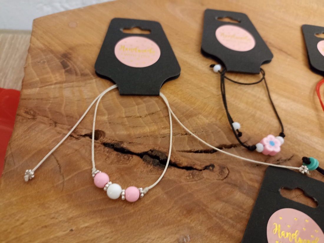 Bratari lucrate manual - bijuterii - brățări - brățări împletite - Artynos.ro