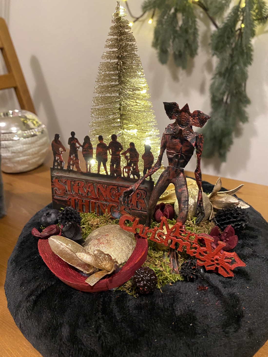 Decorațiuni pentru masă Stranger Things  - casă & stil de viață - decorațiuni de casă - decorațiuni de masă și rafturi - decorațiuni de masă - Artynos.ro