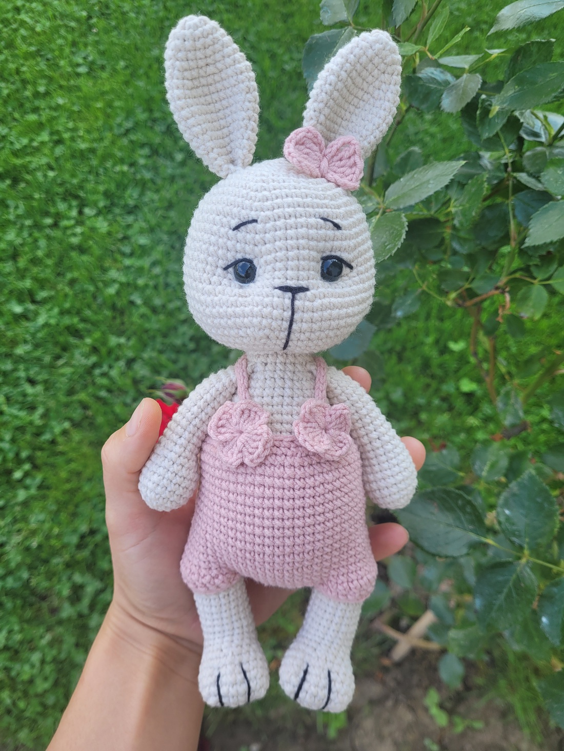 Iepuras crosetat, 27 cm, fir bumbac 55%, umplutura hipoalergenica - jucării și echipamente pentru copii - plușuri - iepure de pluș - Artynos.ro Iepuras crosetat, 27 cm, fir bumbac 55%, umplutura hipoalergenica - jucării și echipamente pentru copii - plușuri - iepure de pluș - Artynos.ro